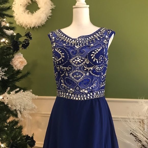 Formal evening Prom gown - Picture 2 of 7